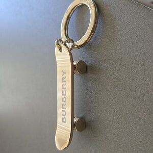 New Burberry Skateboard Keyring Gold W/ BURBERRY Her Logo Keychain Keyring